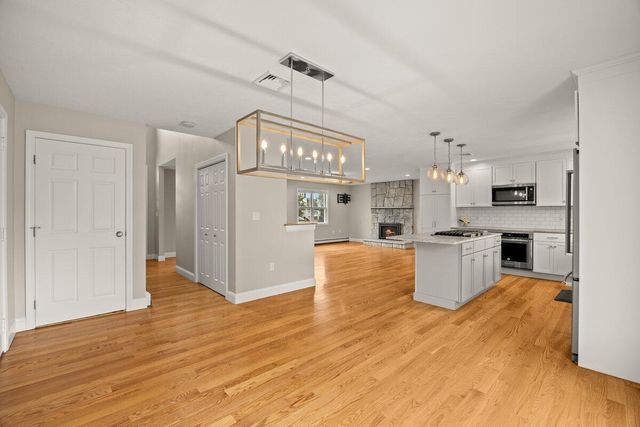 20 Harvest Lane, Braintree, MA 02184