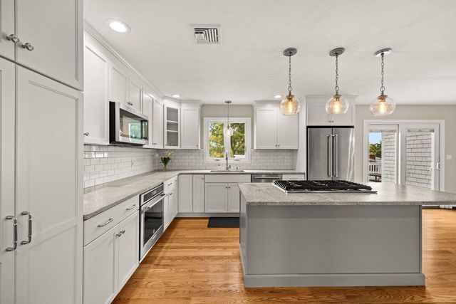 20 Harvest Lane, Braintree, MA 02184
