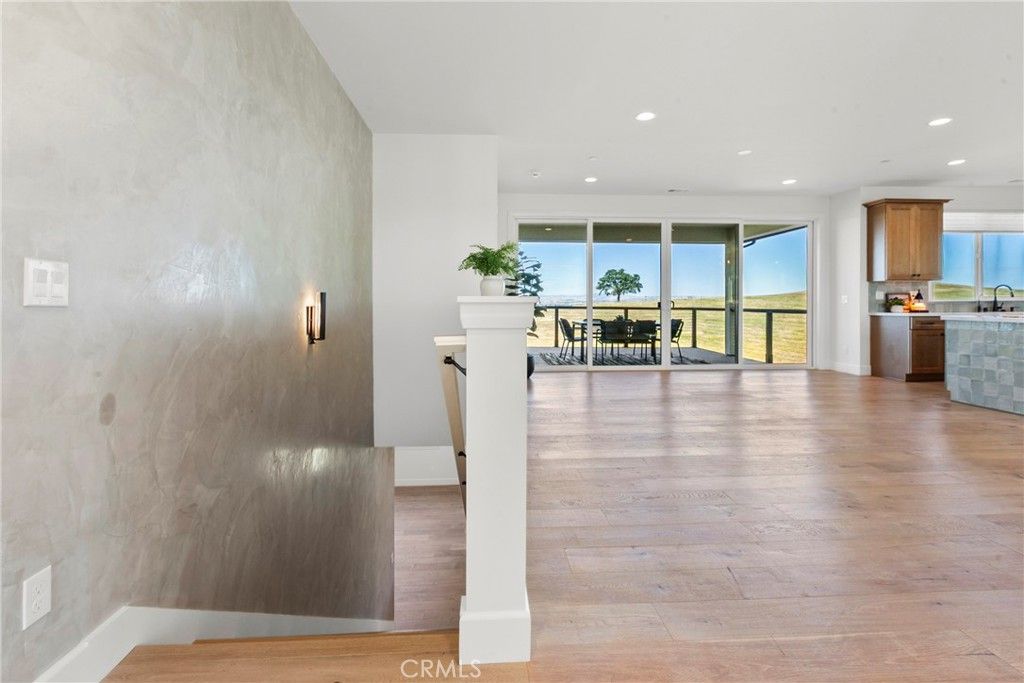 Image 6 of property listing at 1232 Kapareil, Paso Robles, CA 93446