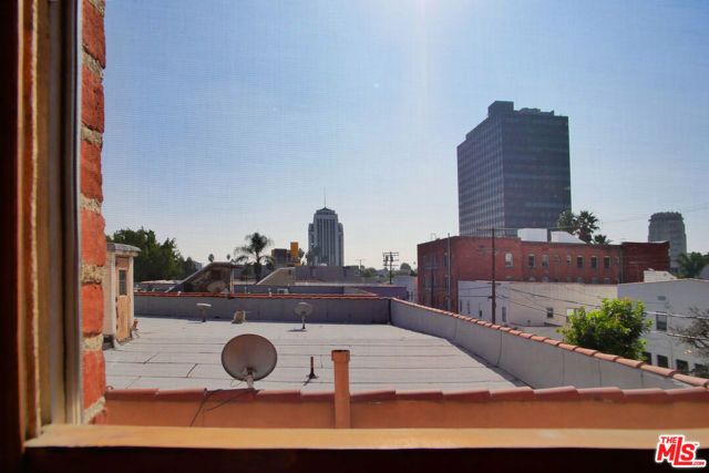 611 S Cloverdale Avenue 305, Los Angeles, CA 90036