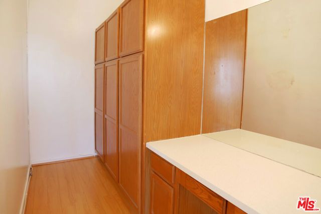 611 S Cloverdale Avenue 305, Los Angeles, CA 90036