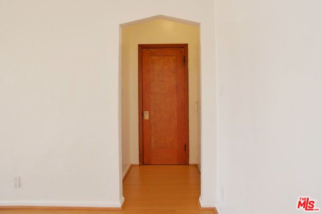 611 S Cloverdale Avenue 305, Los Angeles, CA 90036