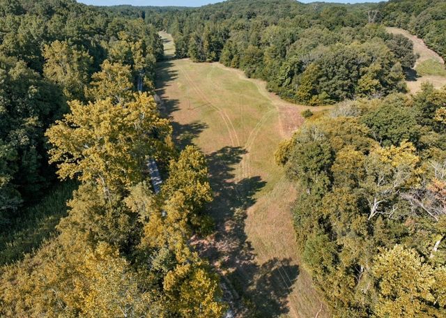 8 John Ross Hollow, Erin, TN 37061