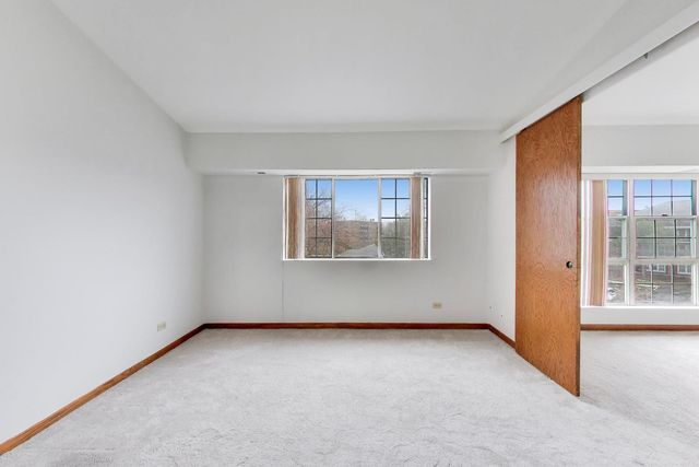 540 Biesterfield Road 301, Elk Grove Village, IL 60007