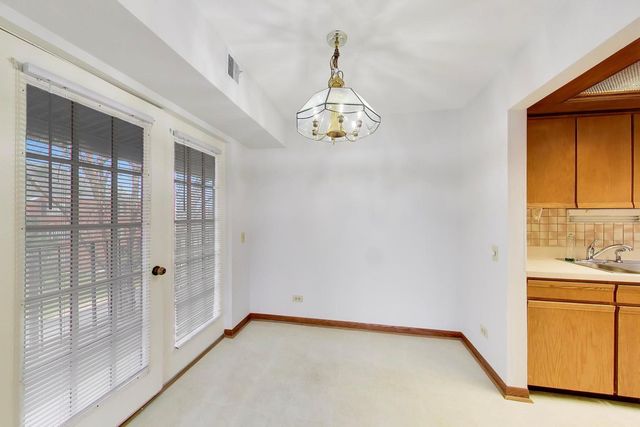 540 Biesterfield Road 301, Elk Grove Village, IL 60007