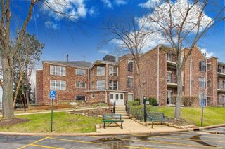 540 Biesterfield Road 301, Elk Grove Village, IL 60007