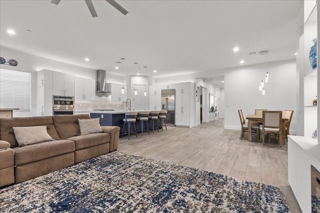12476 Heritage Bend Drive, Las Vegas, NV 89138
