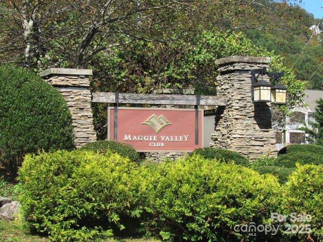30 Brier Lane, Maggie Valley, NC 28751