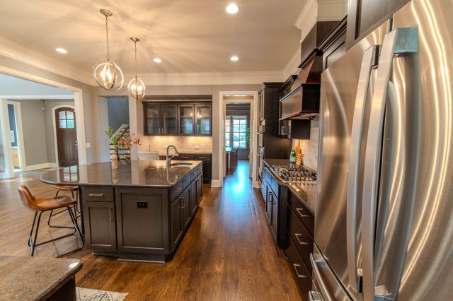 1749 Glen Echo Rd, Nashville, TN 37215