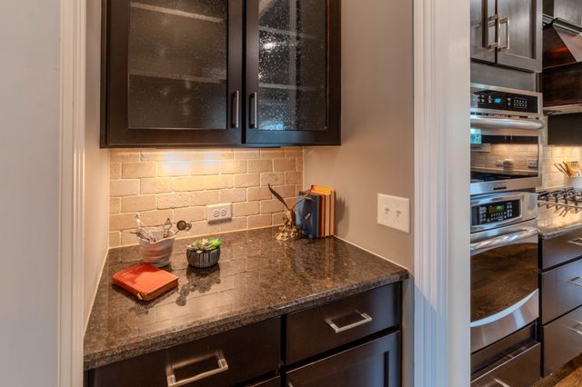 1749 Glen Echo Rd, Nashville, TN 37215