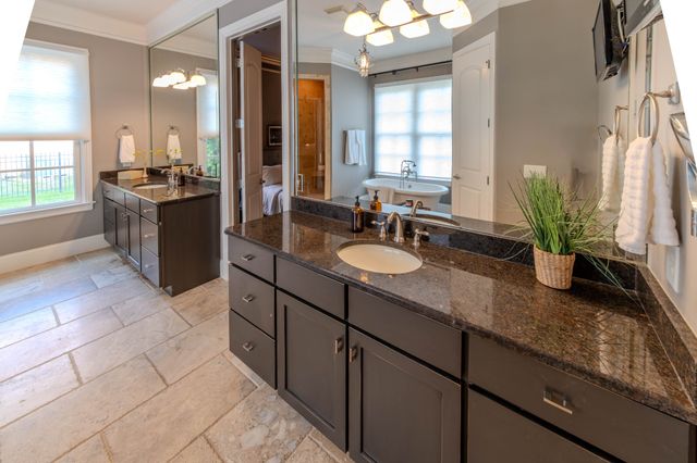 1749 Glen Echo Rd, Nashville, TN 37215