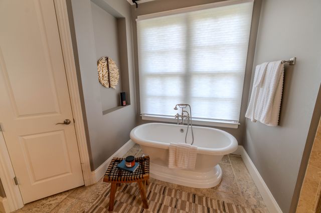 1749 Glen Echo Rd, Nashville, TN 37215