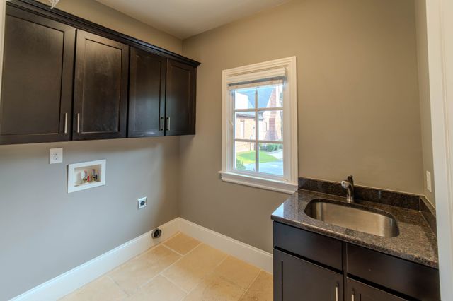 1749 Glen Echo Rd, Nashville, TN 37215