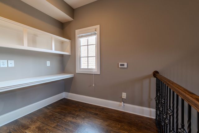 1749 Glen Echo Rd, Nashville, TN 37215