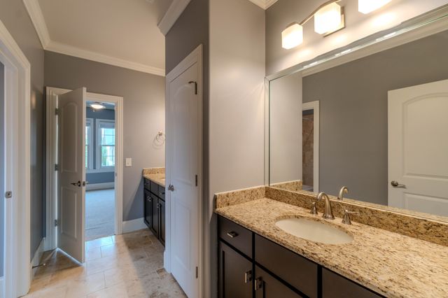 1749 Glen Echo Rd, Nashville, TN 37215