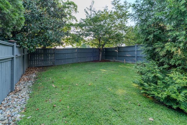 1749 Glen Echo Rd, Nashville, TN 37215
