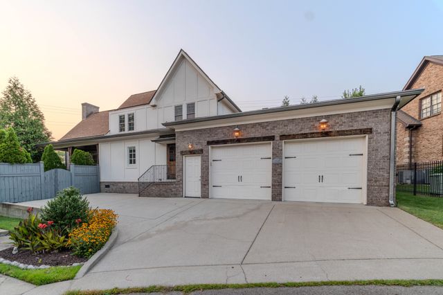 1749 Glen Echo Rd, Nashville, TN 37215