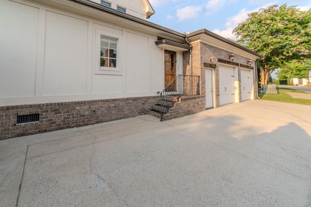 1749 Glen Echo Rd, Nashville, TN 37215