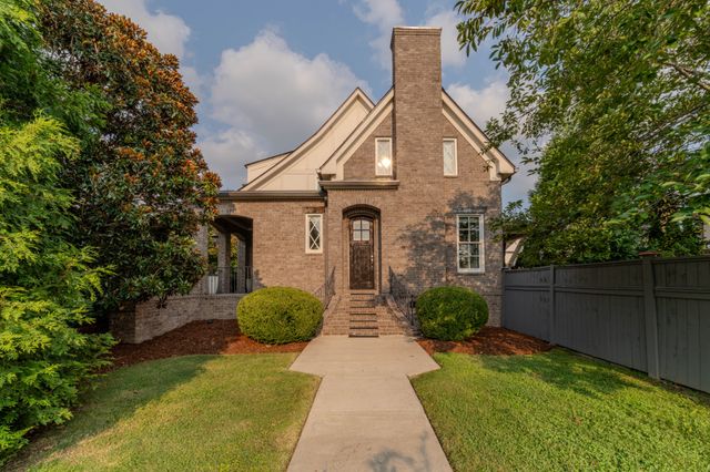 1749 Glen Echo Rd, Nashville, TN 37215