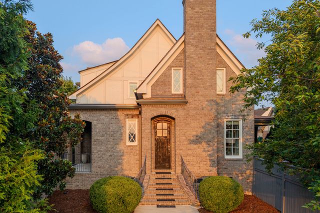 1749 Glen Echo Rd, Nashville, TN 37215