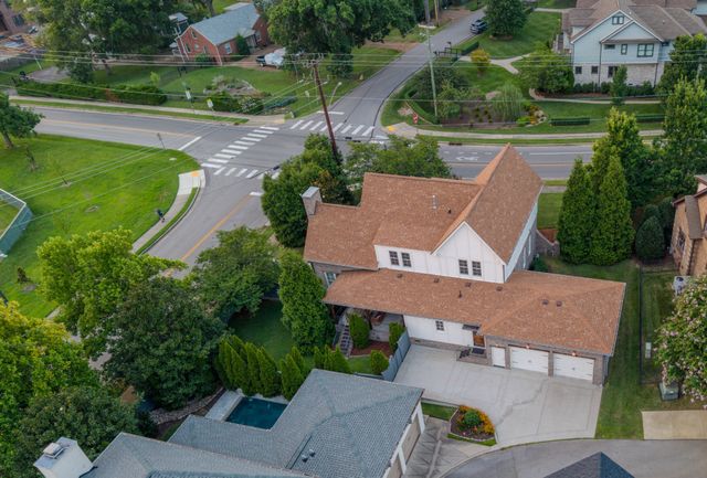 1749 Glen Echo Rd, Nashville, TN 37215