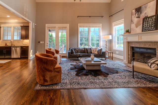 1749 Glen Echo Rd, Nashville, TN 37215