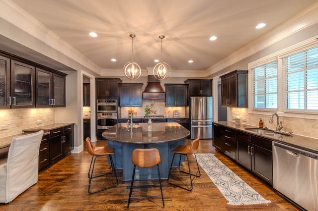 1749 Glen Echo Rd, Nashville, TN 37215