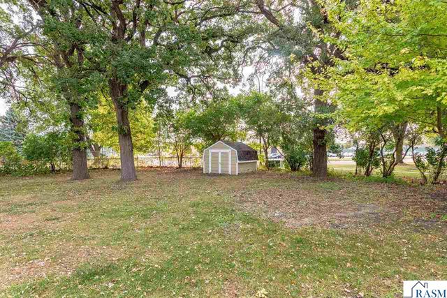 2513 Marwood Dr, Mankato, MN 56001