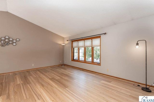 2513 Marwood Dr, Mankato, MN 56001