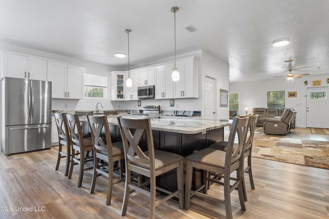 6817 Martin Bluff Road, Gautier, MS 39553