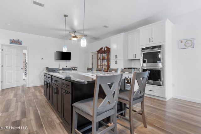 6817 Martin Bluff Road, Gautier, MS 39553