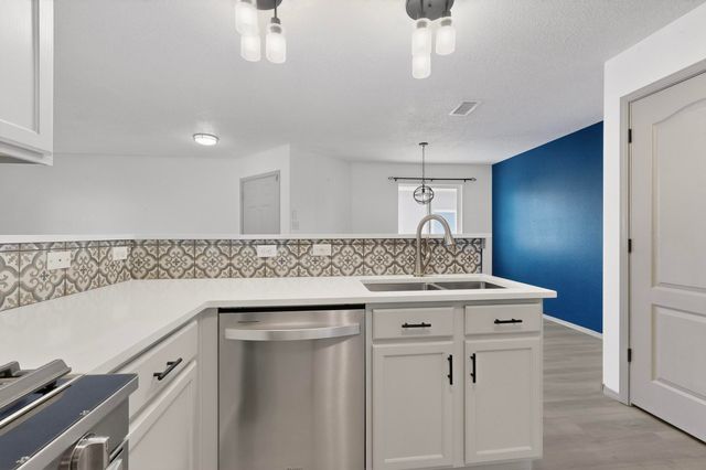 1027 Saw Mill Road, Rio Rancho, NM 87144