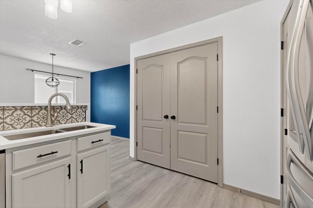 1027 Saw Mill Road, Rio Rancho, NM 87144