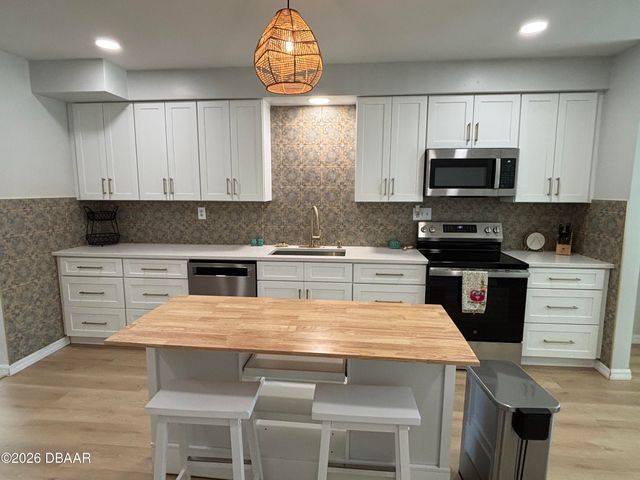 43 Warwick Avenue, Ormond Beach, FL 32174