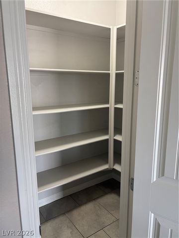 1060 barby springs ave, Henderson, NV 89014