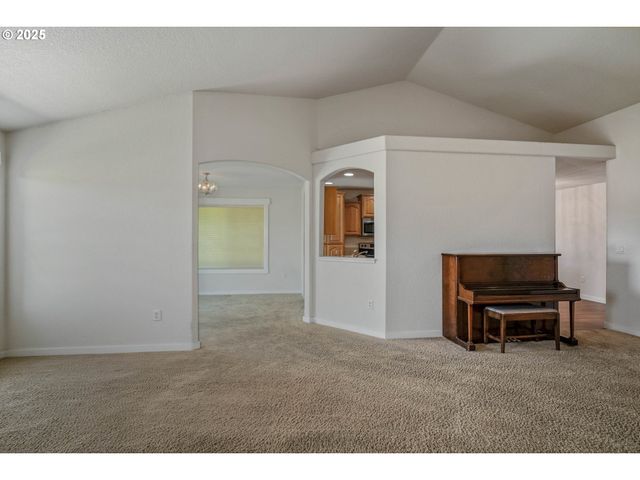 1897 Ne LUCY BELLE St, Mc Minnville, OR 97128