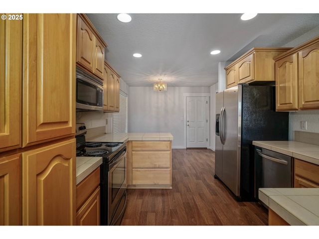 1897 Ne LUCY BELLE St, Mc Minnville, OR 97128