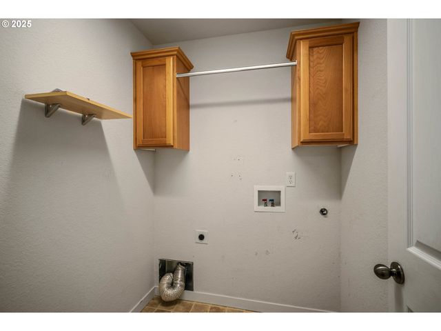 1897 Ne LUCY BELLE St, Mc Minnville, OR 97128