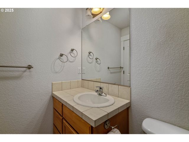 1897 Ne LUCY BELLE St, Mc Minnville, OR 97128