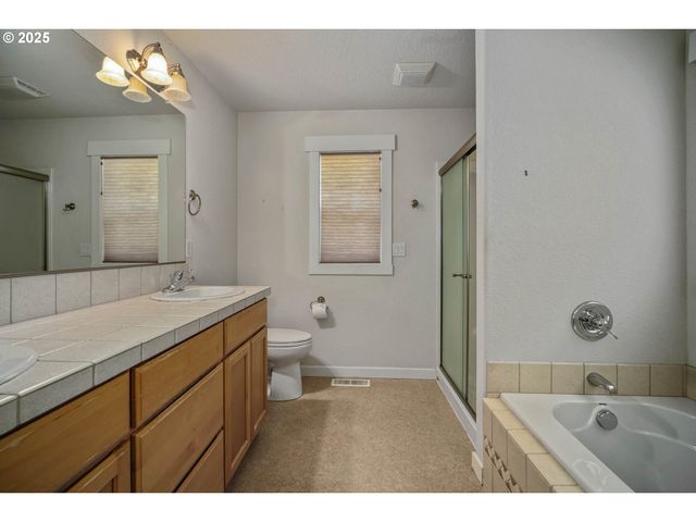 1897 Ne LUCY BELLE St, Mc Minnville, OR 97128