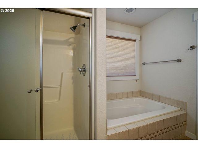 1897 Ne LUCY BELLE St, Mc Minnville, OR 97128