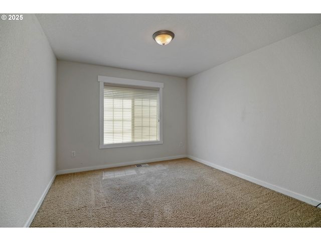 1897 Ne LUCY BELLE St, Mc Minnville, OR 97128