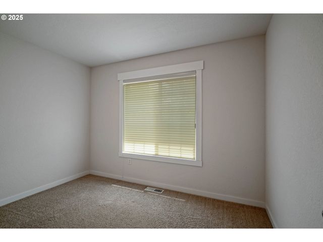 1897 Ne LUCY BELLE St, Mc Minnville, OR 97128