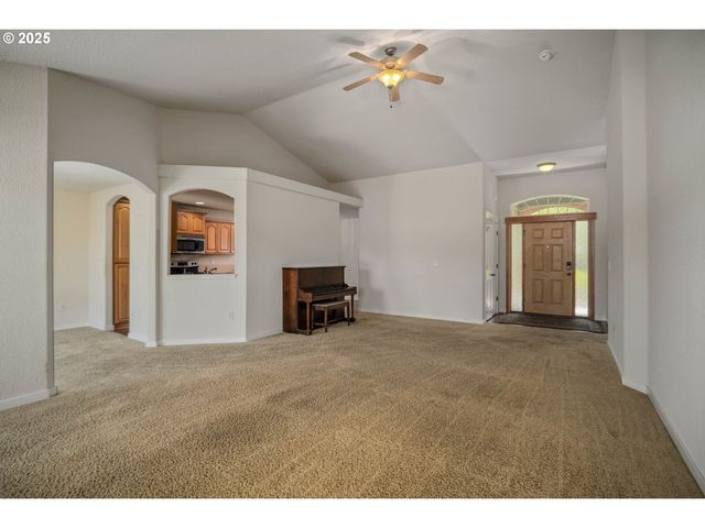 1897 Ne LUCY BELLE St, Mc Minnville, OR 97128