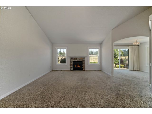 1897 Ne LUCY BELLE St, Mc Minnville, OR 97128