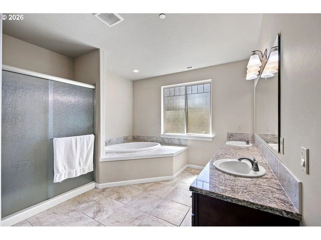 6451 DOGWOOD St, Springfield, OR 97478