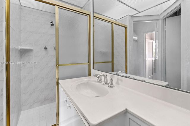 5055 Collins Ave CAB14, Miami Beach, FL 33140