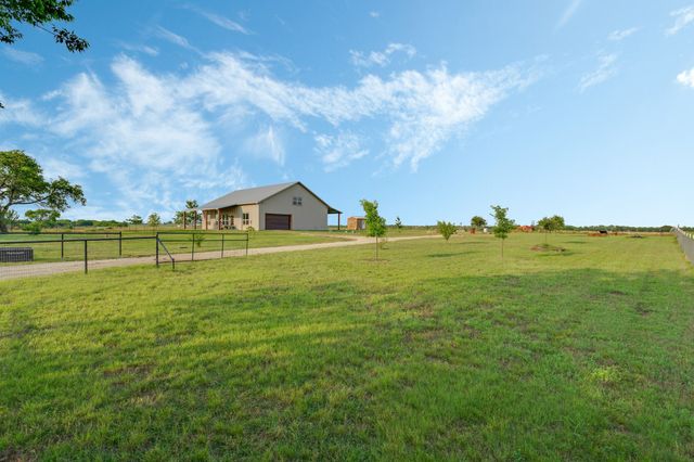 5050 Helton Road, Justin, TX 76247