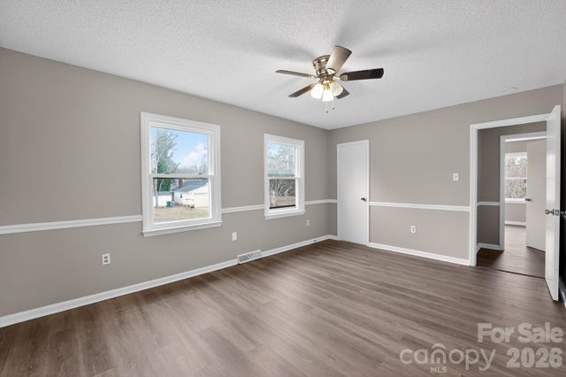 7129 Walnut Wood Drive, Charlotte, NC 28227