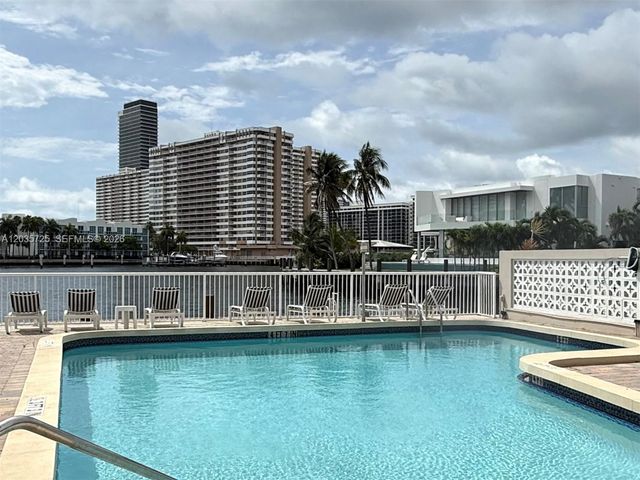121 Golden Isles Dr 904, Hallandale Beach, FL 33009